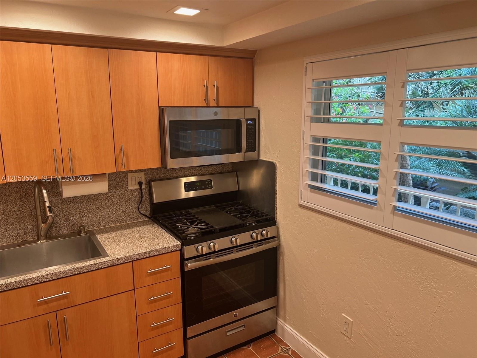 13100 SW 92nd Ave # 205, Miami FL 33176 photo 2