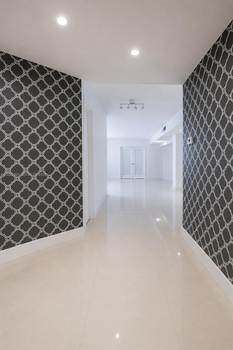 825 Brickell Bay Dr # 1151, Miami FL 33131