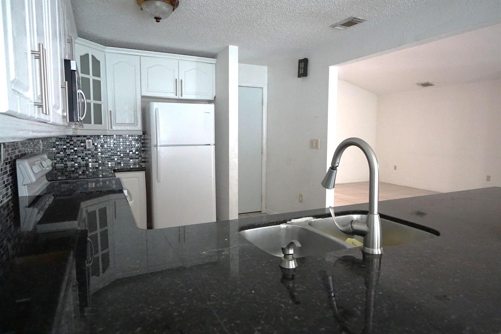 18011 SW 139th Court, Miami FL 33177 photo 5
