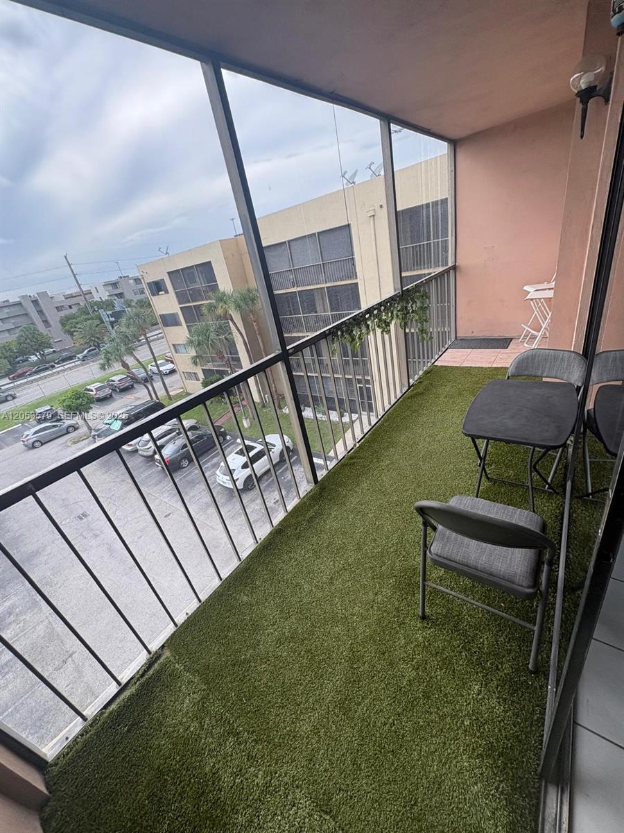 8615 NW 8th St # 414, Miami FL 33126 photo 5