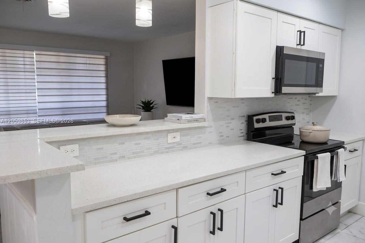 351 NW 206th Ter, Miami Gardens FL 33169 photo 4