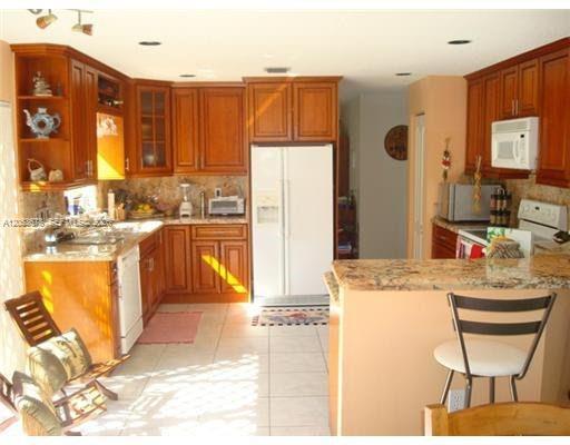 5273 NW 113th Ave, Doral FL 33178 photo 4