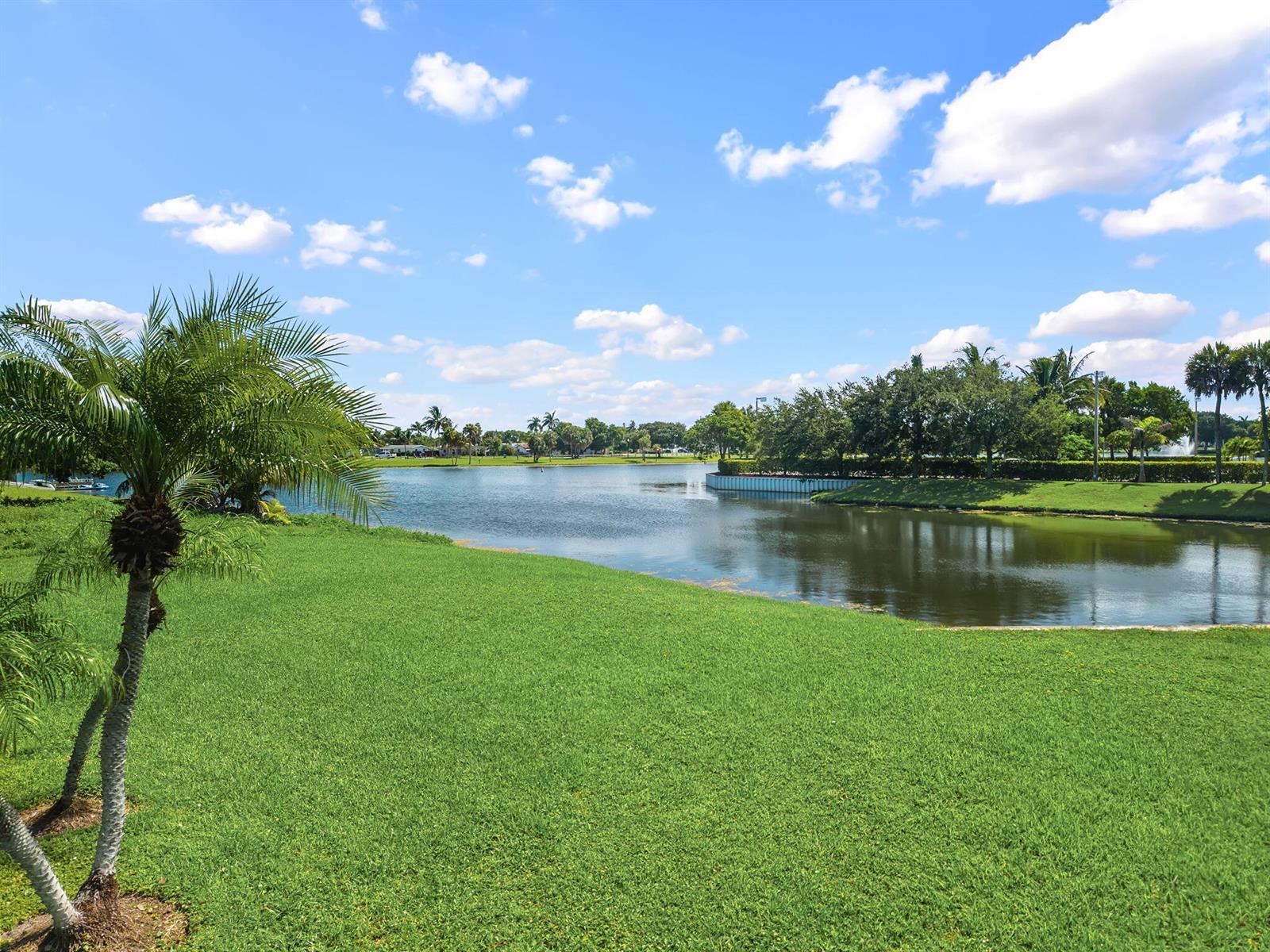 111 Meadow Woode Drive, Royal Palm Beach FL 33411 photo 4