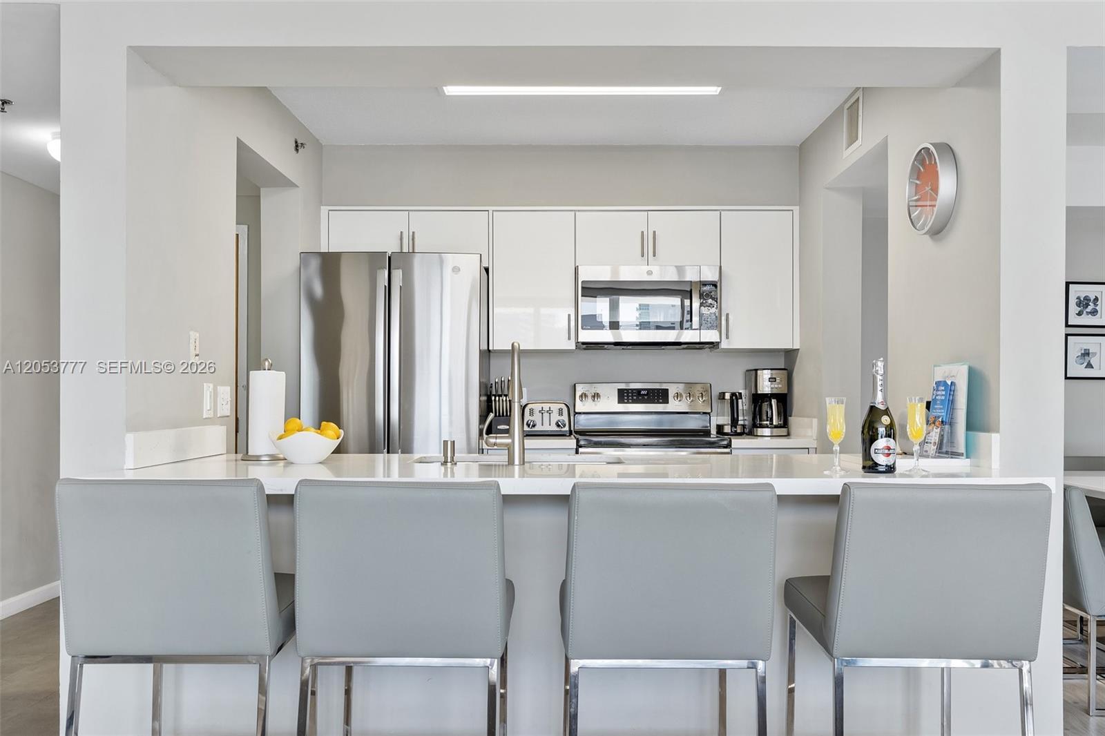 1200 Brickell Bay Dr # 2423, Miami FL 33131 photo 5