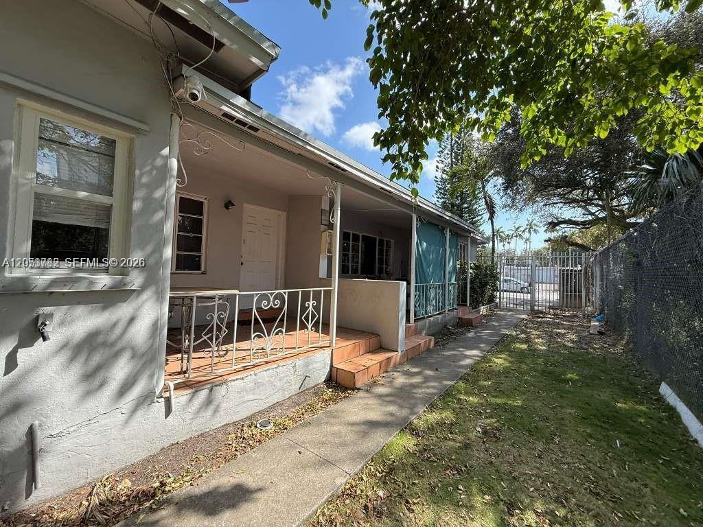 Miami, FL 33142 photo 3