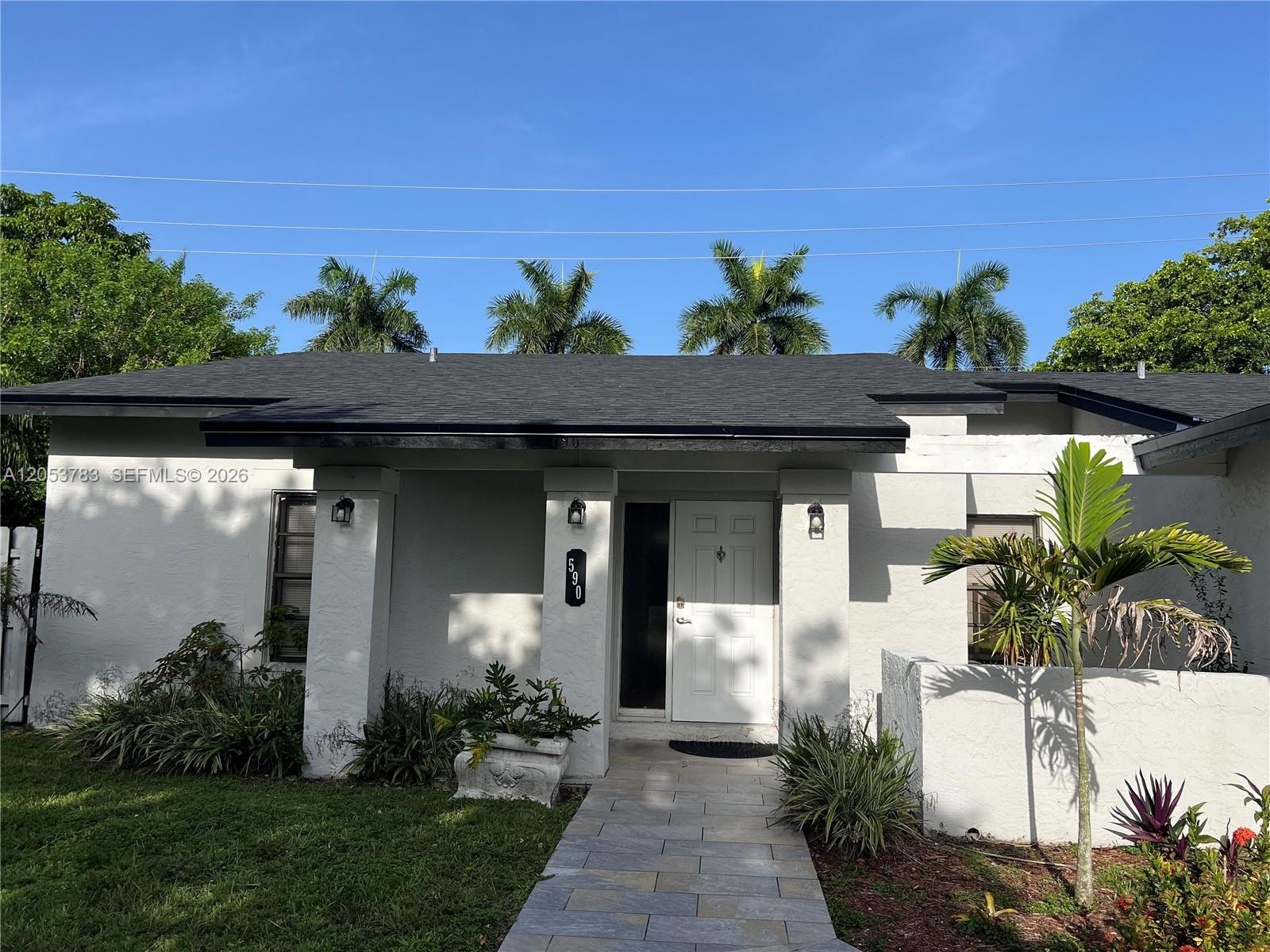 590 SW 166th Ter, Weston FL 33326 photo 2