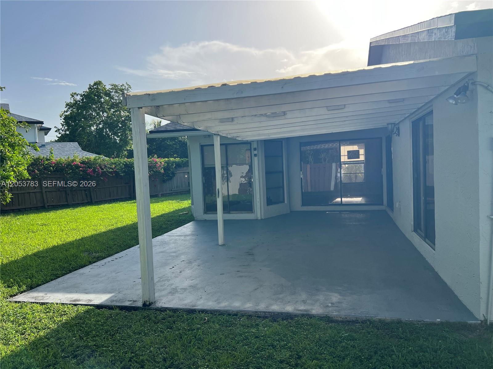 590 SW 166th Ter, Weston FL 33326 photo 3