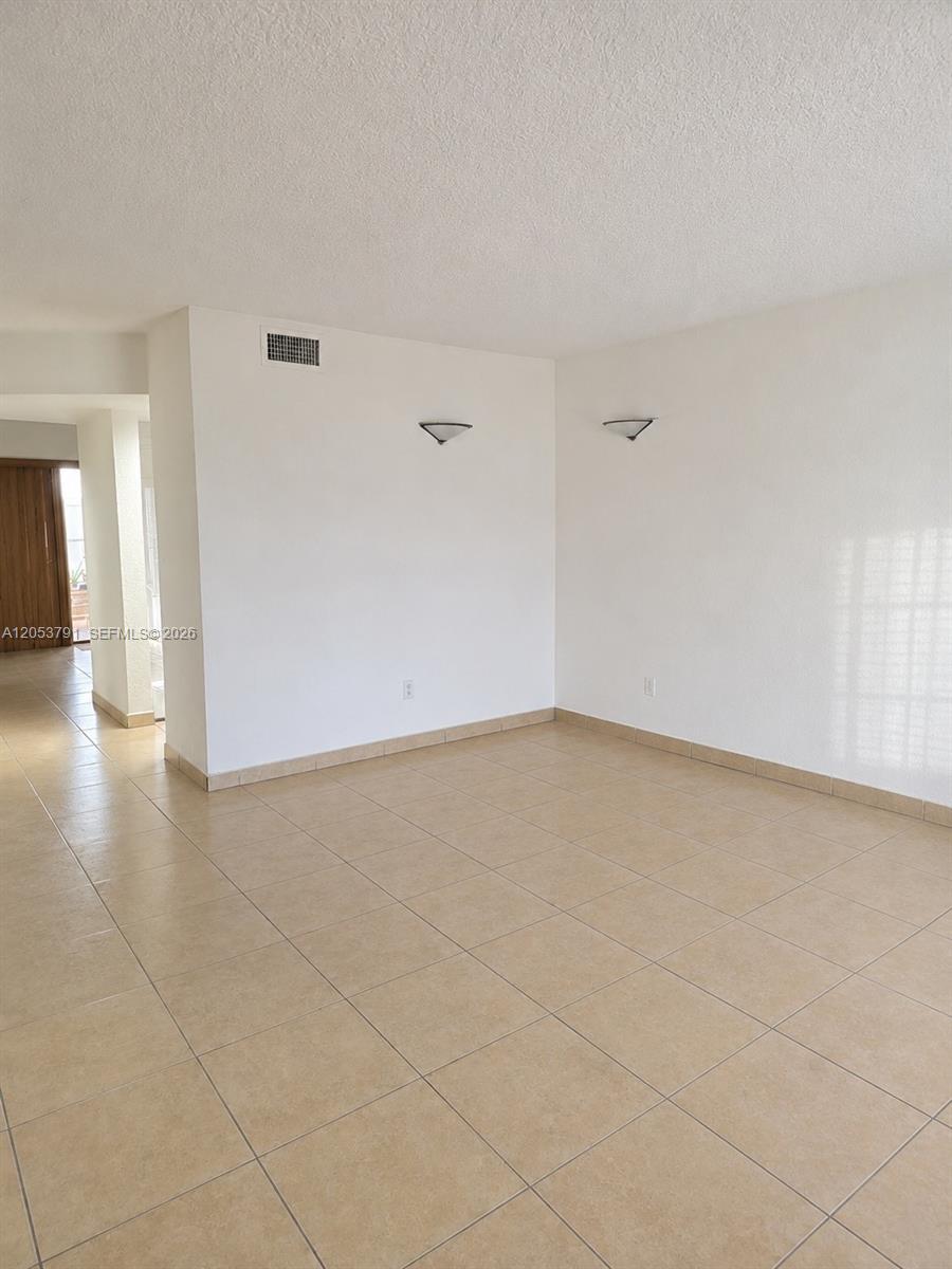 1705 W 58th St # 27, Hialeah FL 33012 photo 2