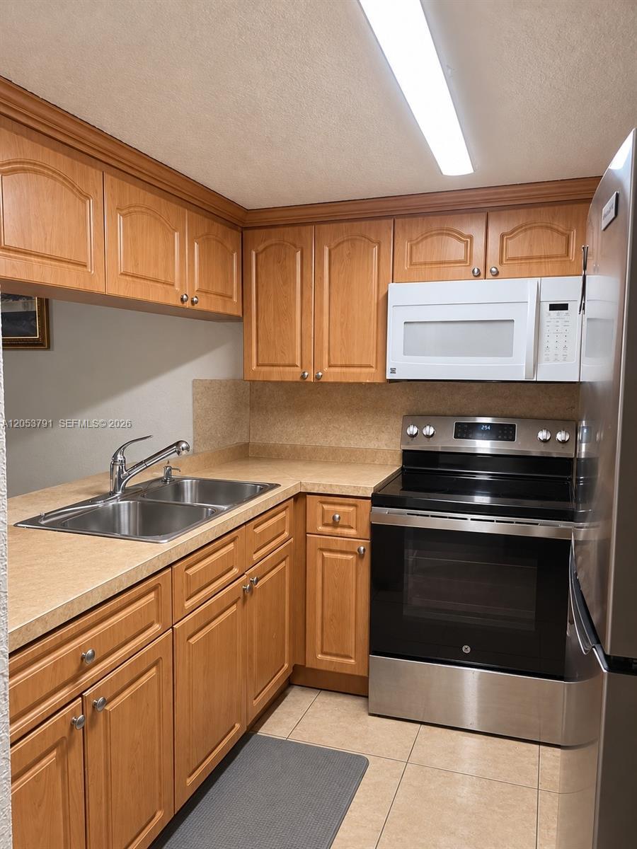 1705 W 58th St # 27, Hialeah FL 33012 photo 5