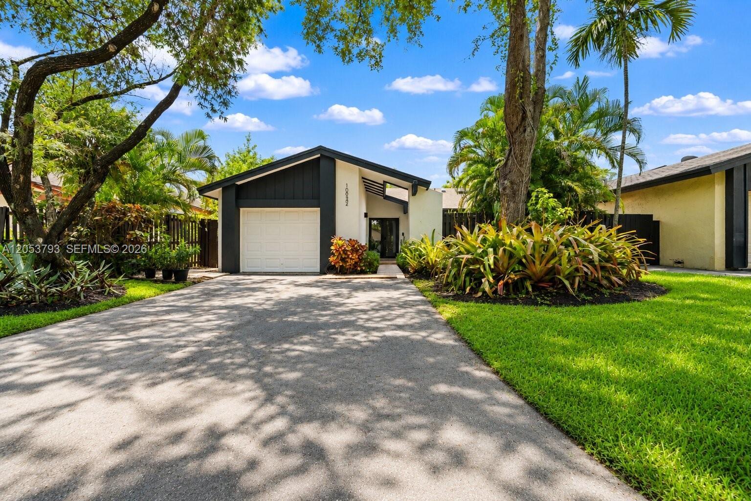 10932 SW 135th Ct Cir, Miami FL 33186 photo 2
