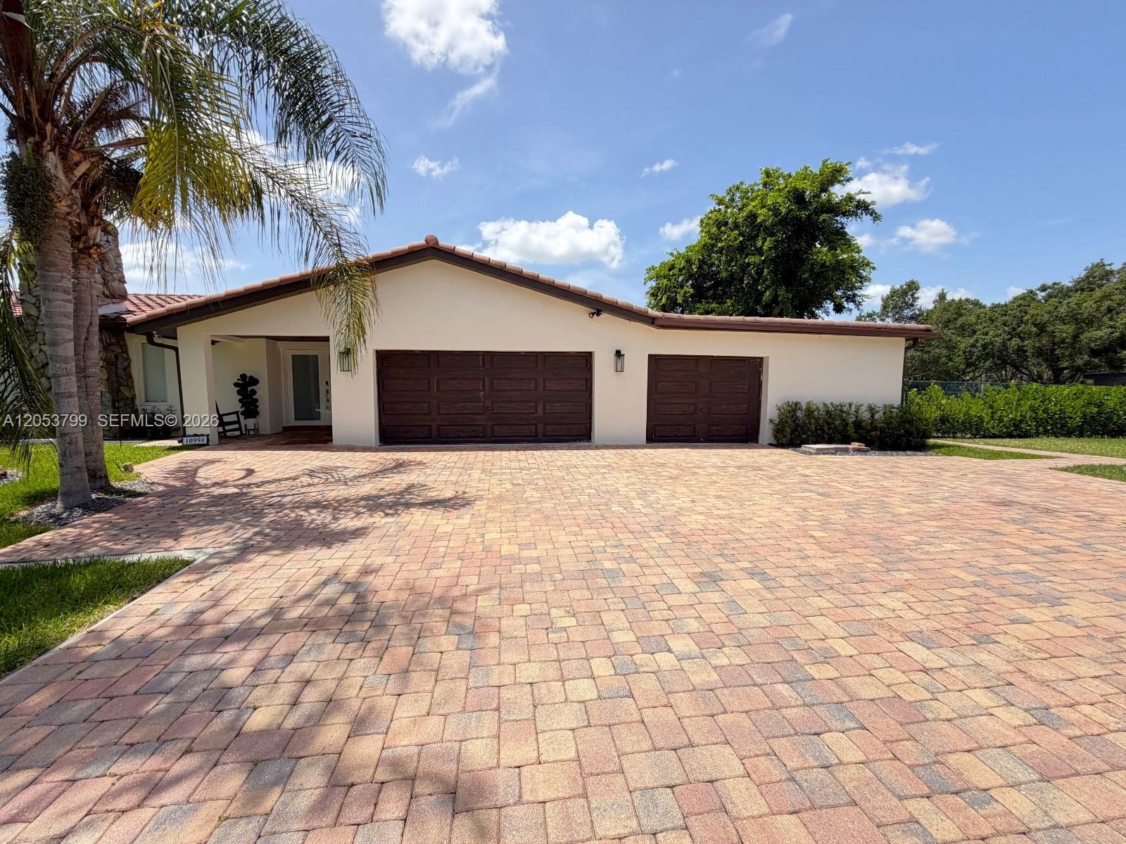 10950 SW 40th Ct, Davie FL 33328 photo 2