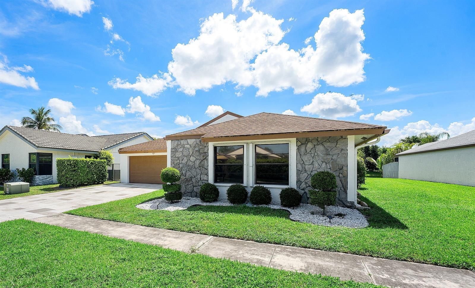 21506 Summertrace Circle, Boca Raton FL 33428 photo 2