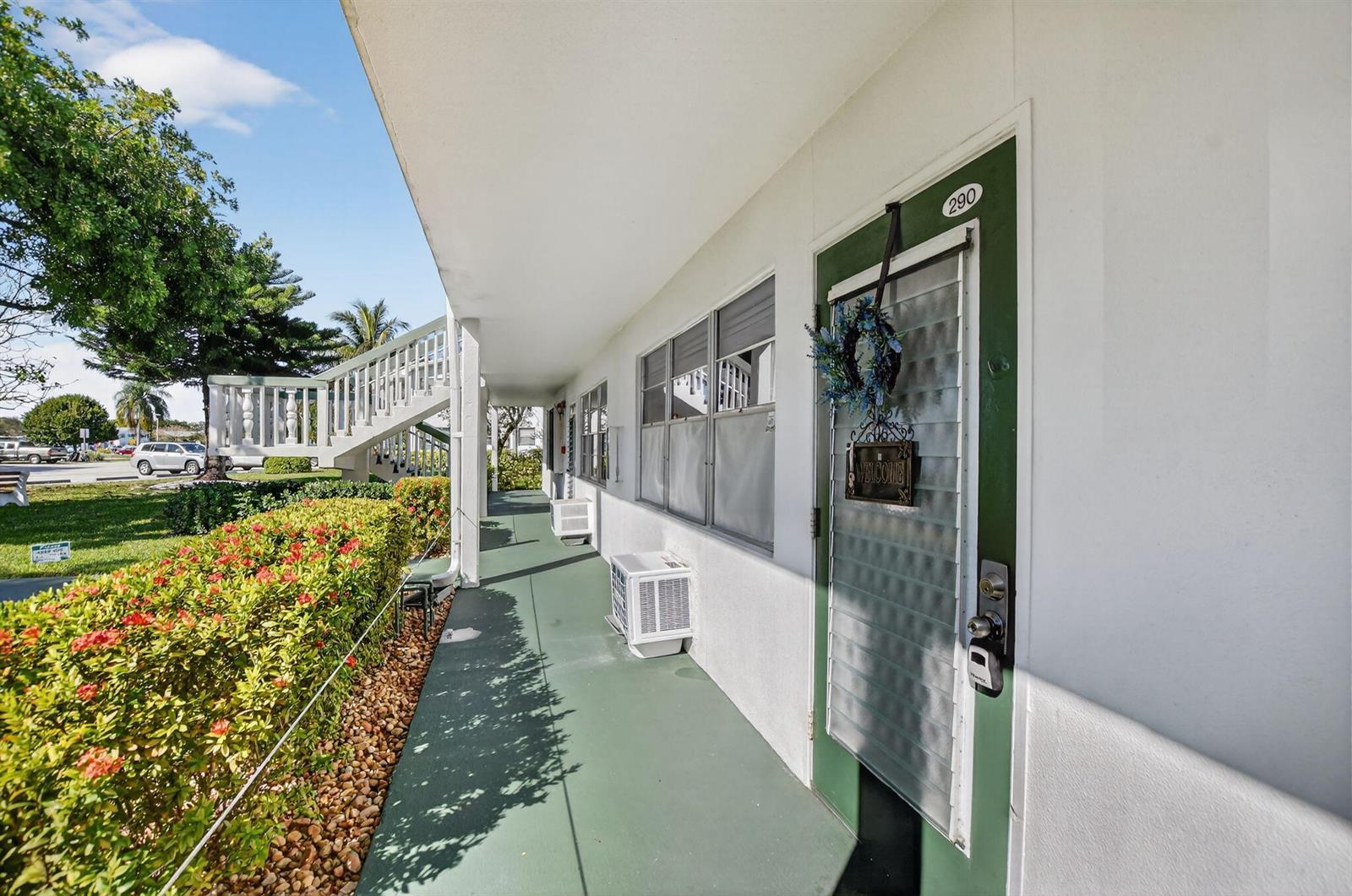 290 OAKRIDGE Q # 290, Deerfield Beach FL 33442 photo 3