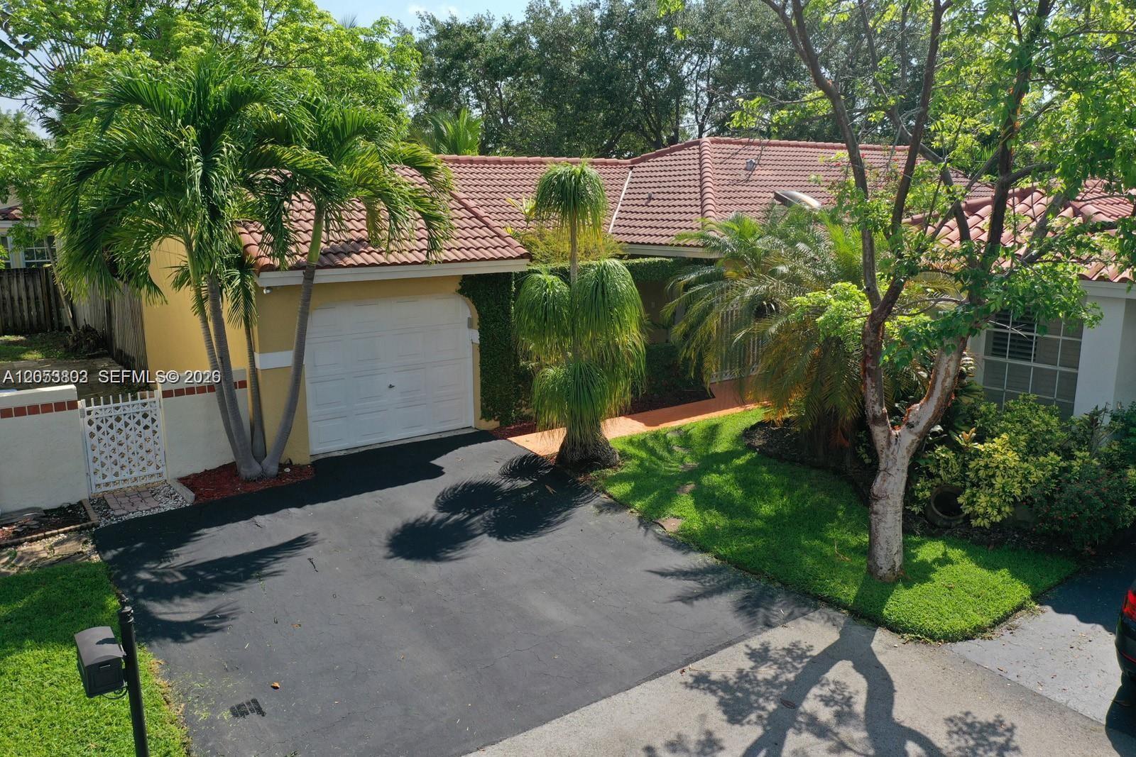 1377 Garden Rd # 1377, Weston FL 33326