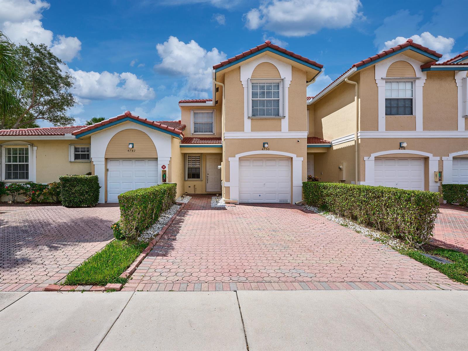 4750 NW 117th Avenue, Coral Springs FL 33076 photo 2
