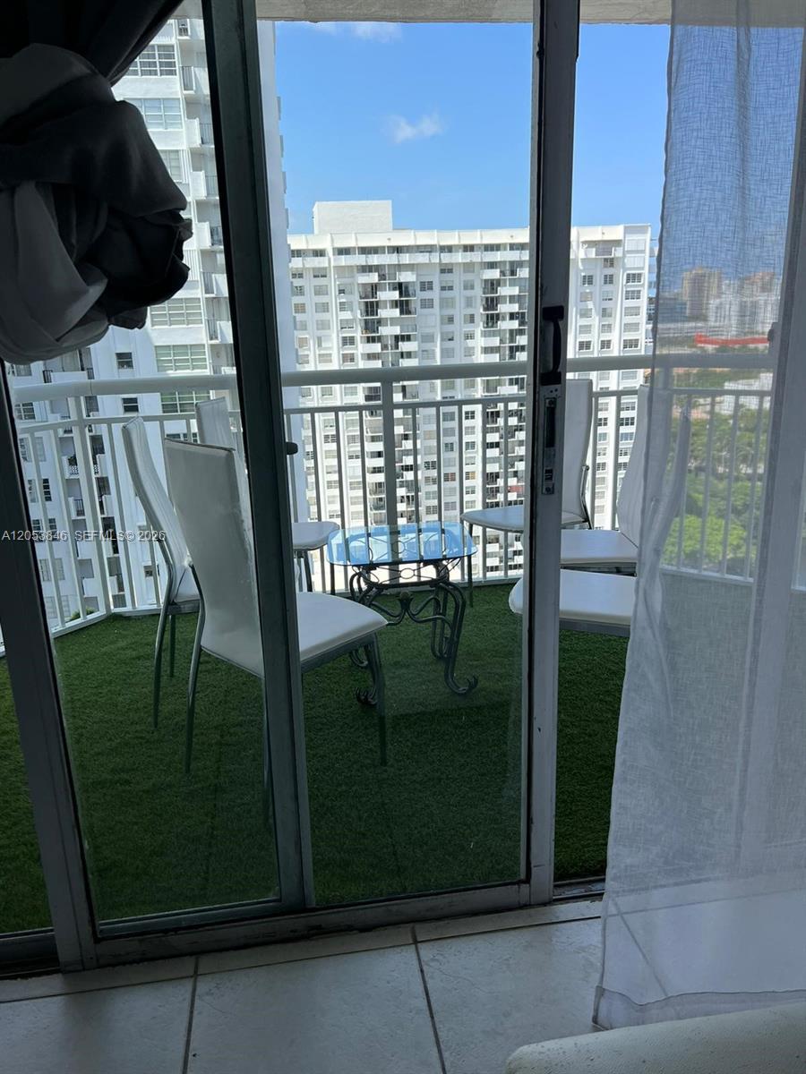 18061 Biscayne Blvd # 1902, Aventura FL 33160 photo 2