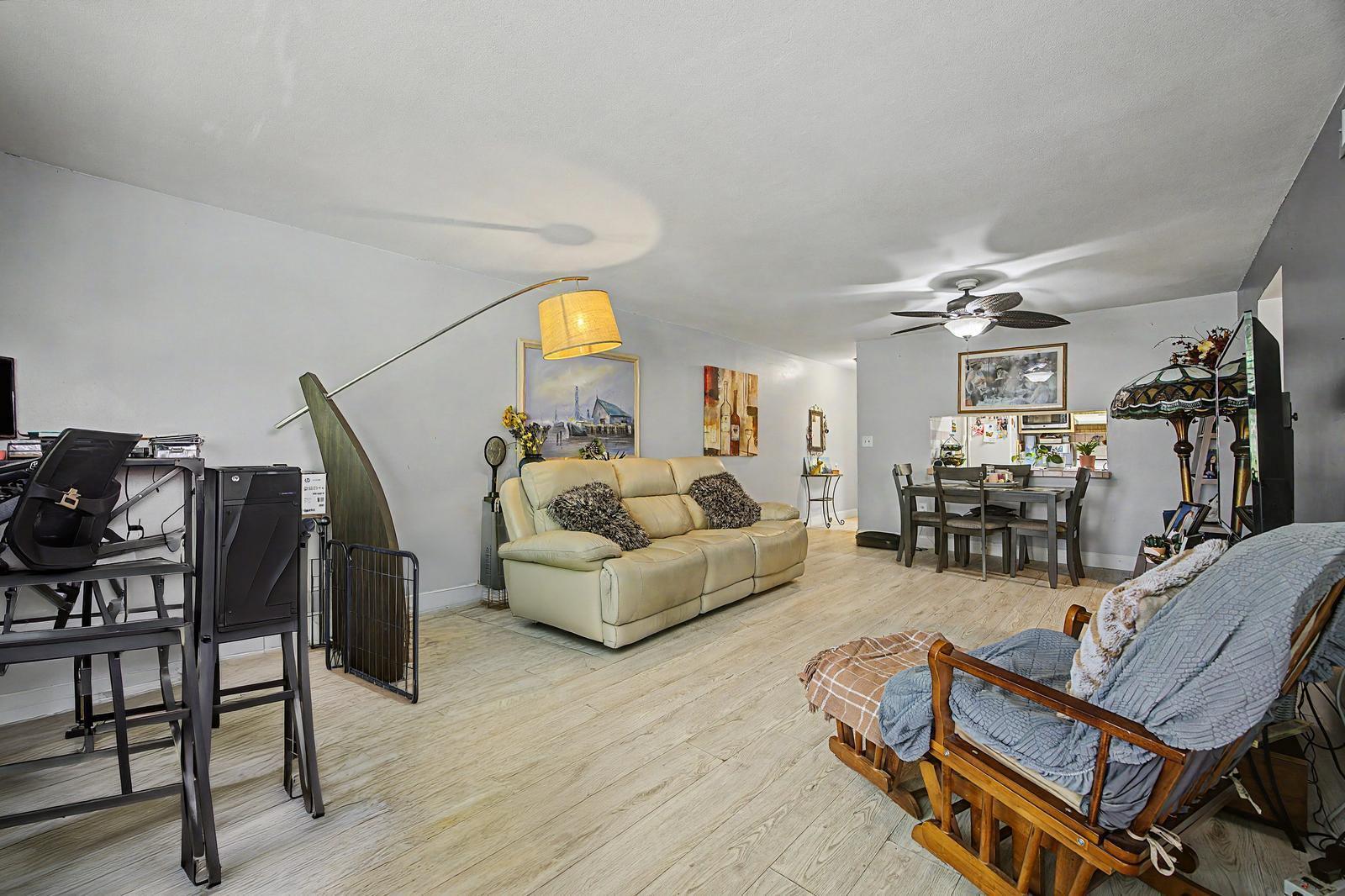 240 W Park Drive # 4, Miami FL 33172 photo 4