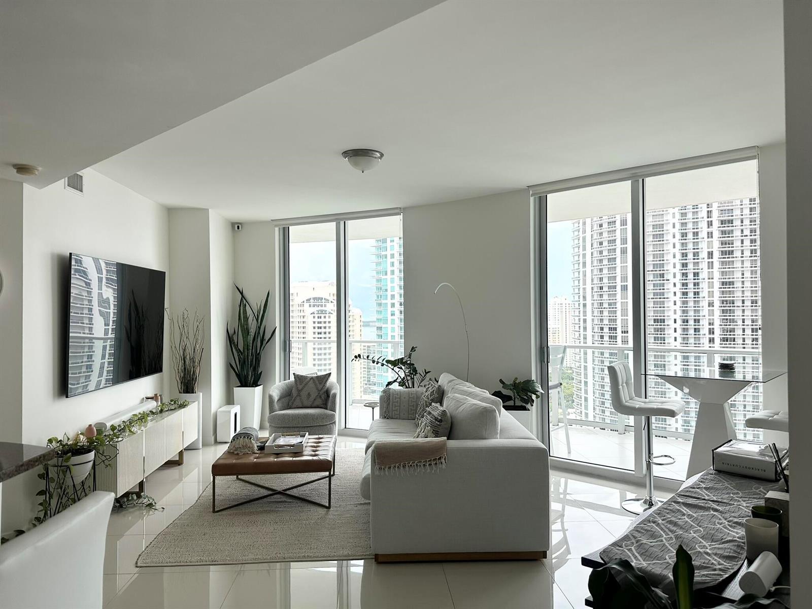 300 S BISCAYNE Boulevard # 2208, Miami FL 33131 photo 4