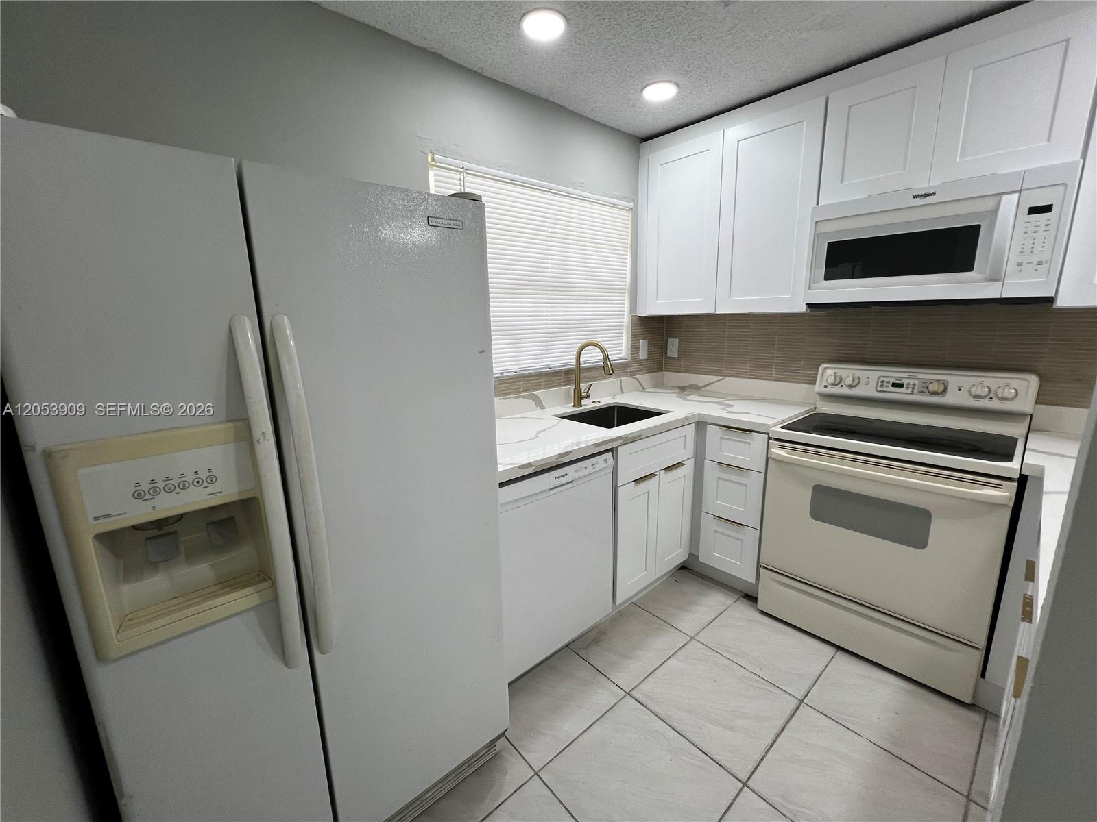 809 NE 214th Ln # 2, Miami FL 33179 photo 2