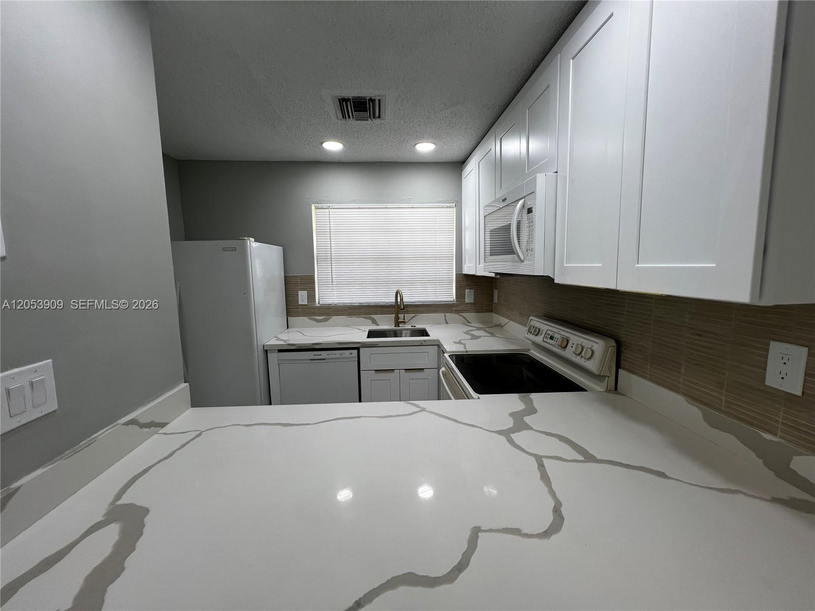 809 NE 214th Ln # 2, Miami FL 33179 photo 5