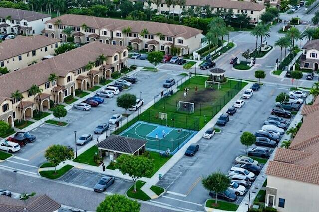 9207 W 33rd Lane, Hialeah FL 33018 photo 4
