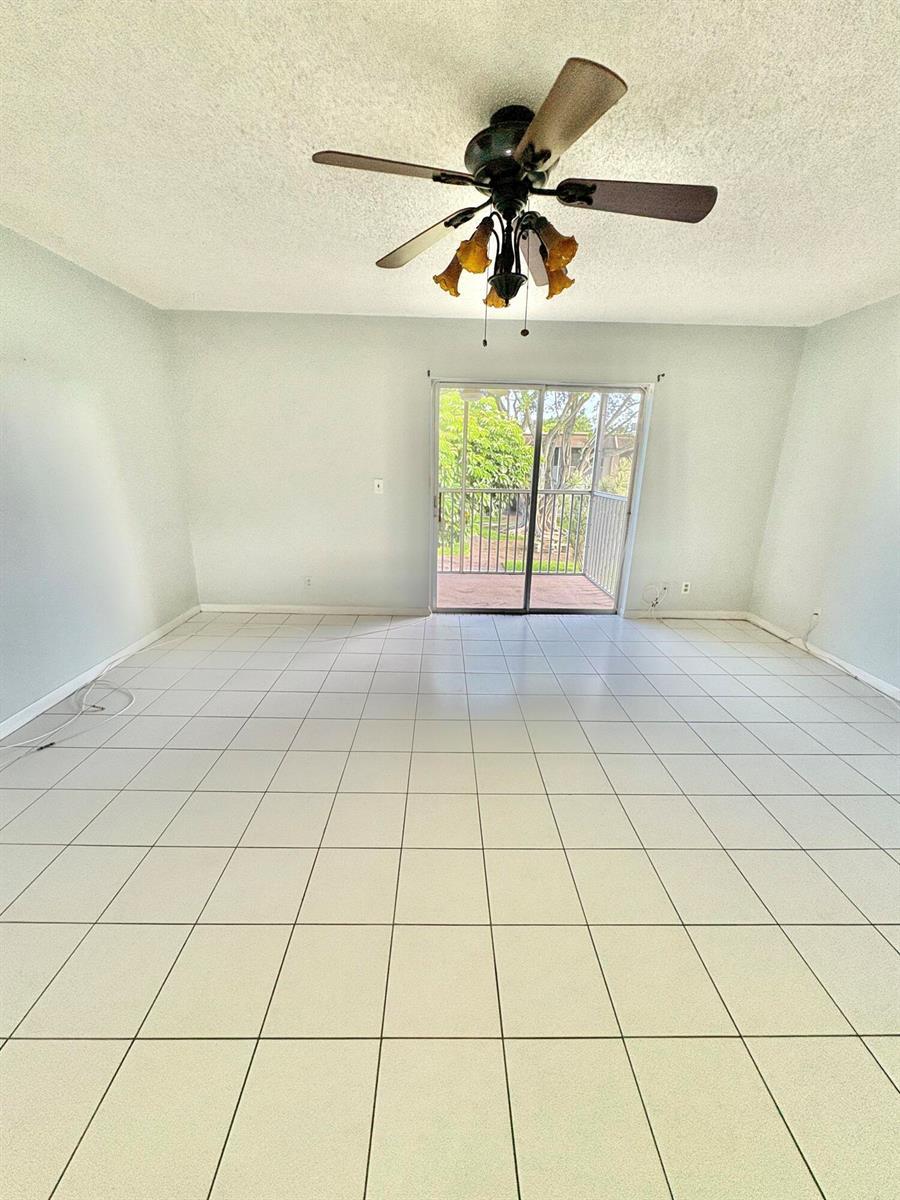 209 OXFORD 200, West Palm Beach FL 33417 photo 4