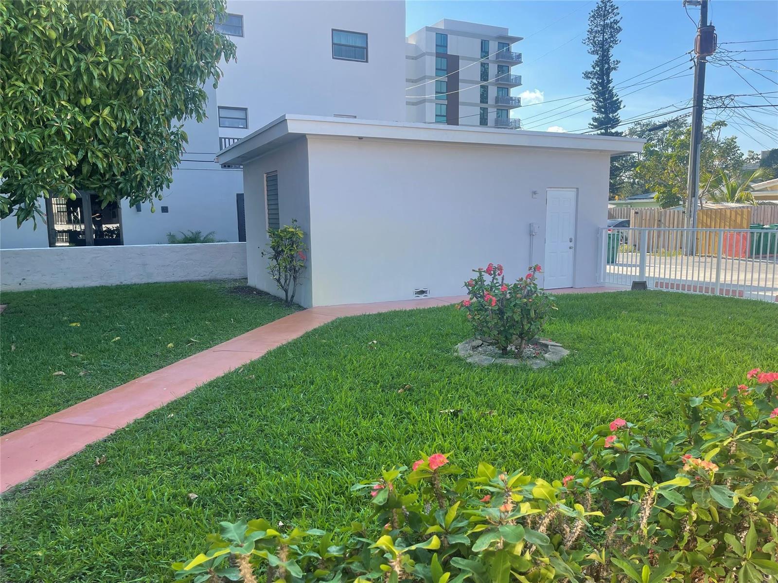1727 DEWEY Street # 3, Hollywood FL 33020 photo 5