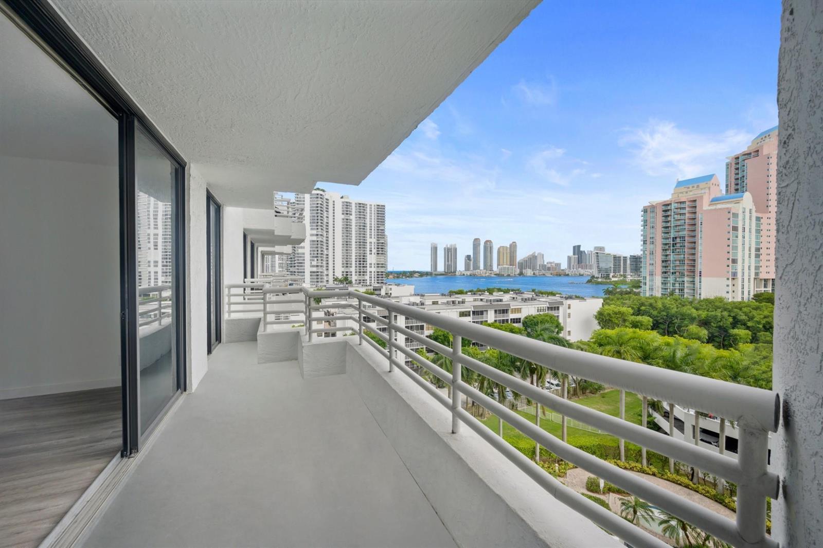 3300 NE 192ND Street # 915, Aventura FL 33180 photo 4