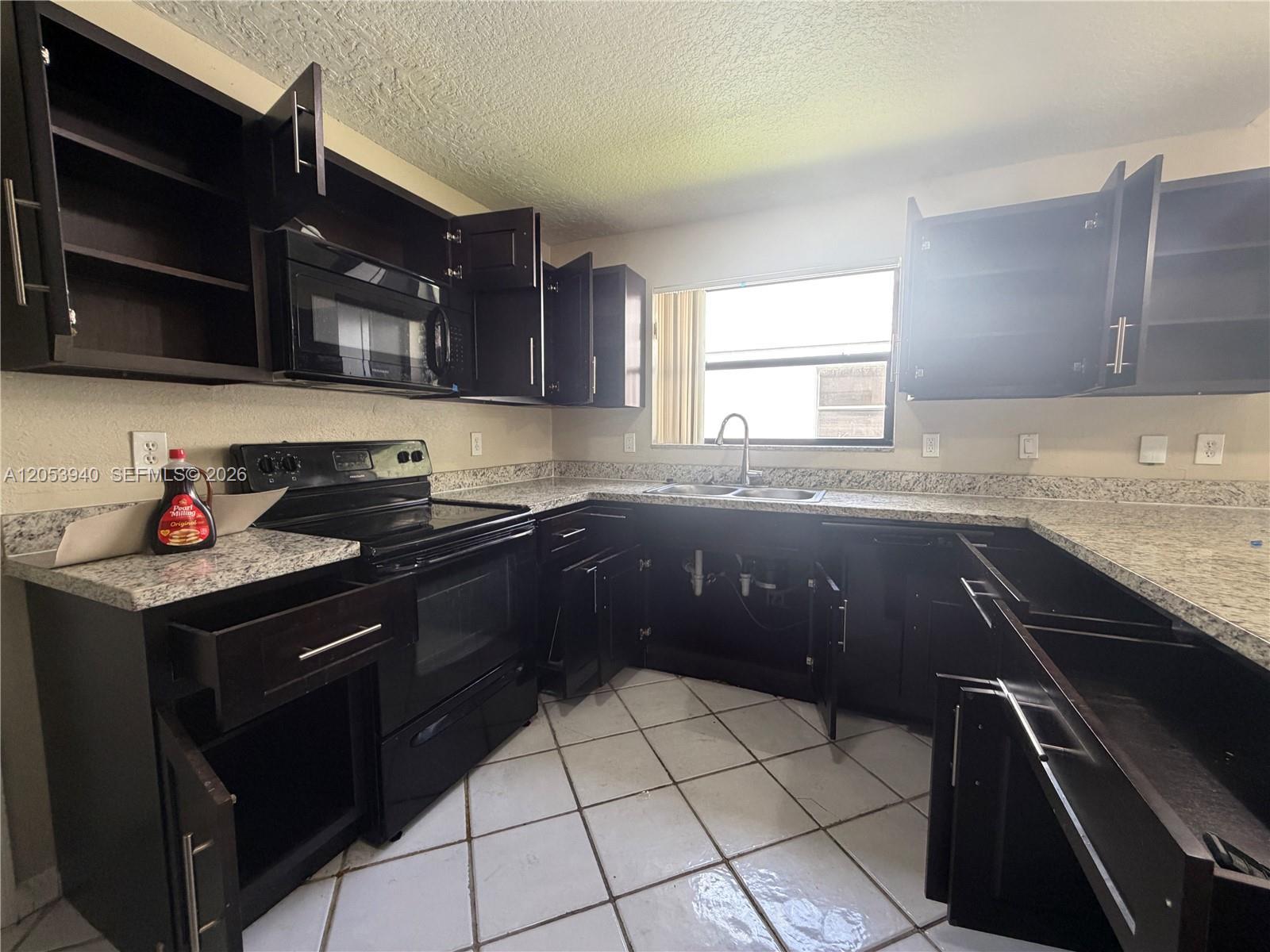15600 Gauntlet Hall Mnr, Davie FL 33331 photo 4