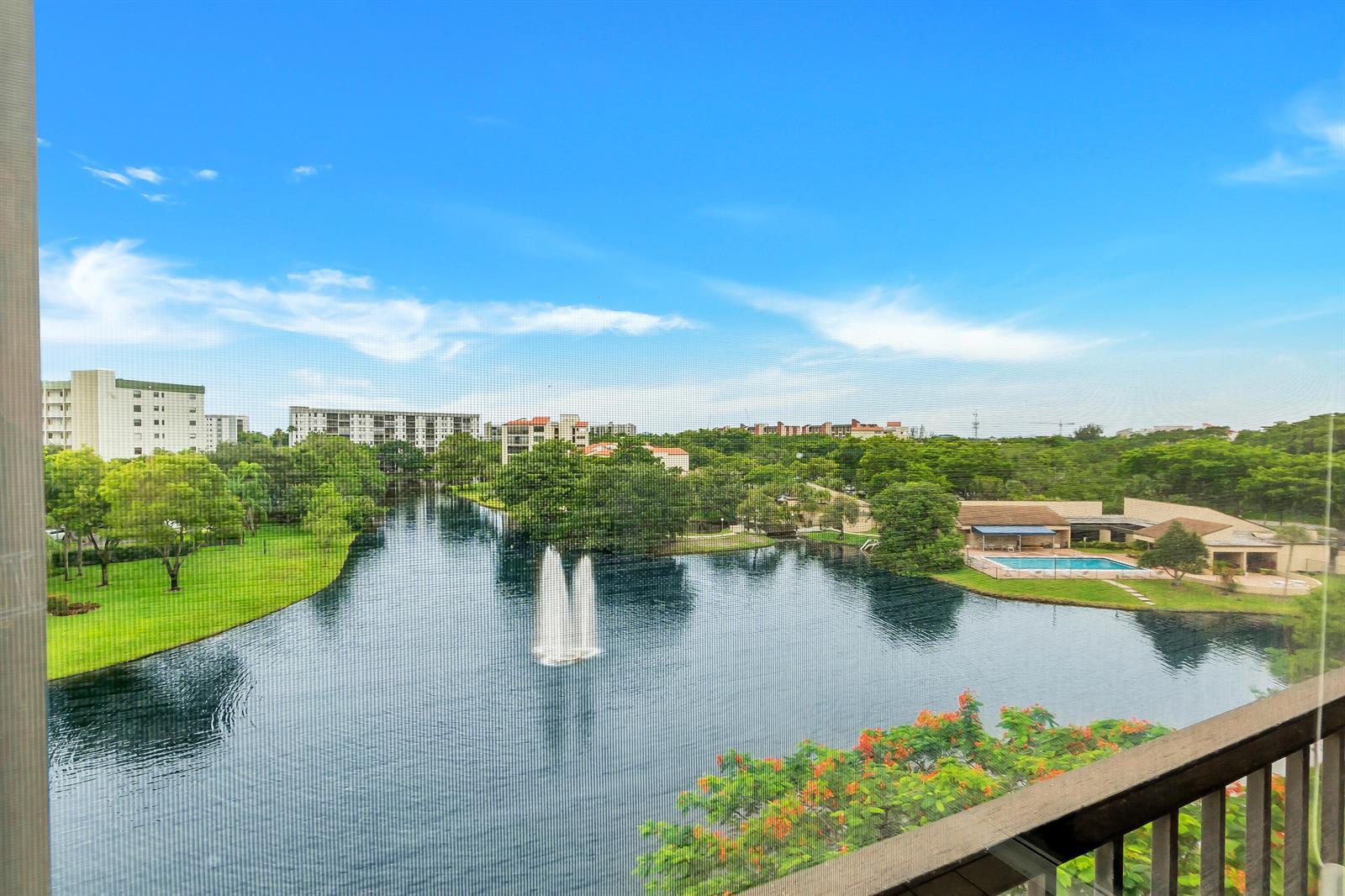 2334 S Cypress Bend Drive # 602, Pompano Beach FL 33069