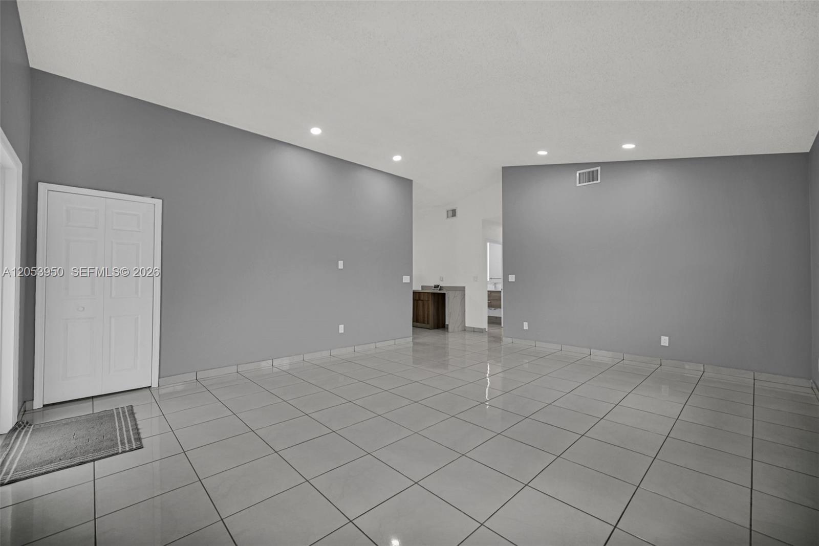 451 E 37th St, Hialeah FL 33013 photo 5