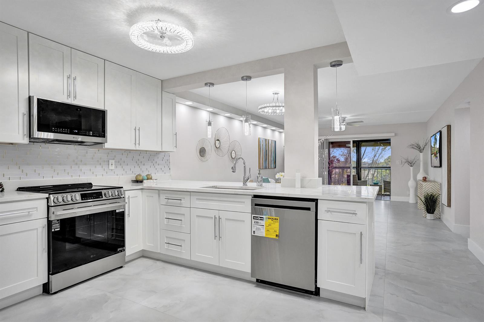 7146 Huntington Lane # 402, Delray Beach FL 33446 photo 5