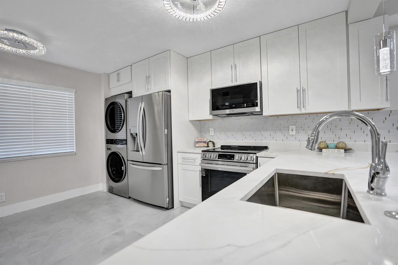 7146 Huntington Lane # 402, Delray Beach FL 33446 photo 4
