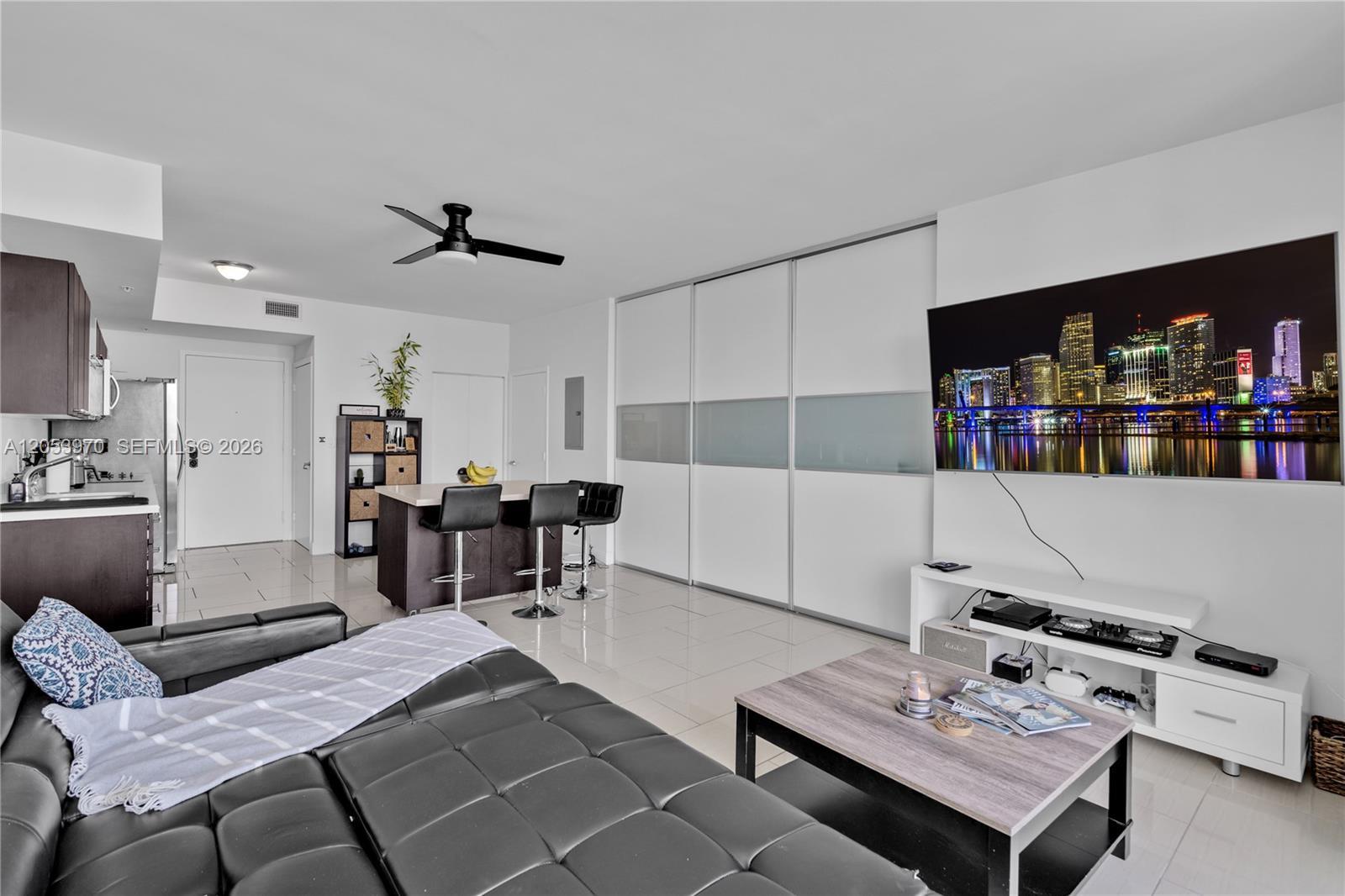 90 SW 3rd St # 4403, Miami FL 33130 photo 3