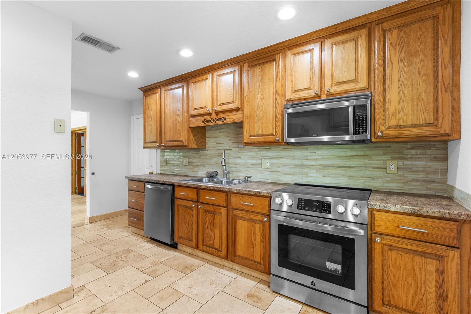 11610 NW 43rd St, Sunrise FL 33323 photo 3