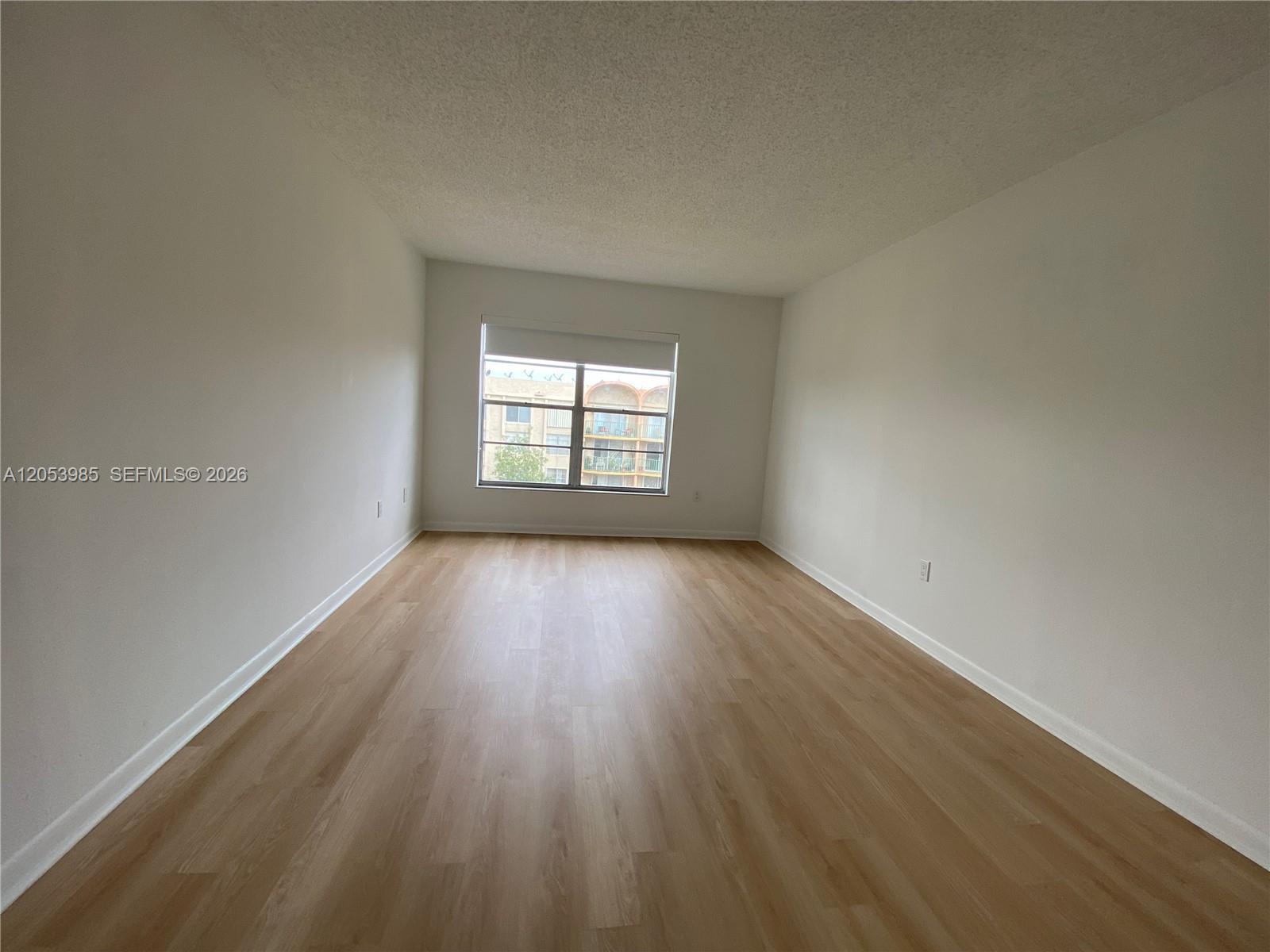9350 Fontainebleau Blvd # 609, Miami FL 33172 photo 3