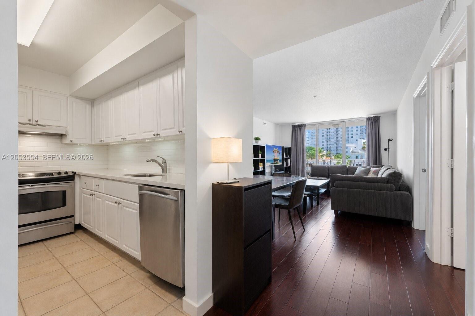 2642 Collins Ave # 303, Miami Beach FL 33140 photo 4