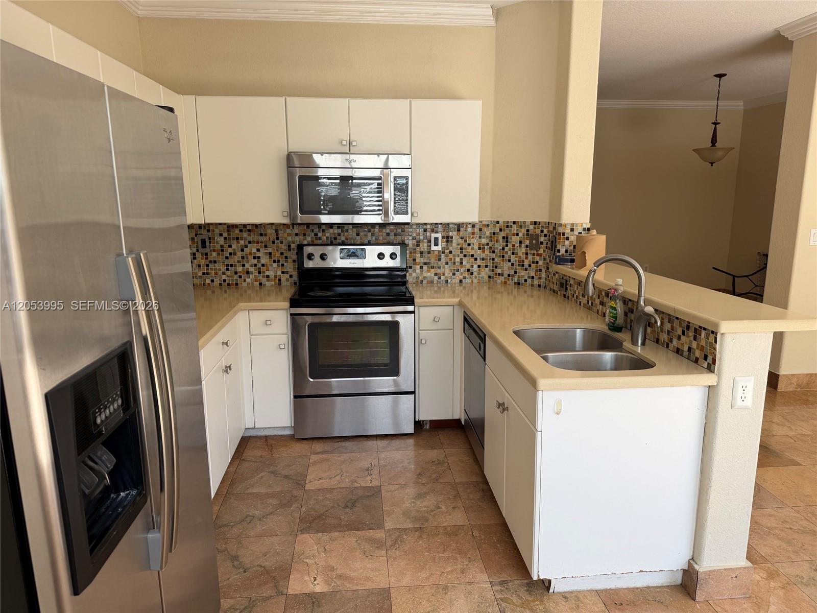 7651 NW 114th Path, Doral FL 33178 photo 2