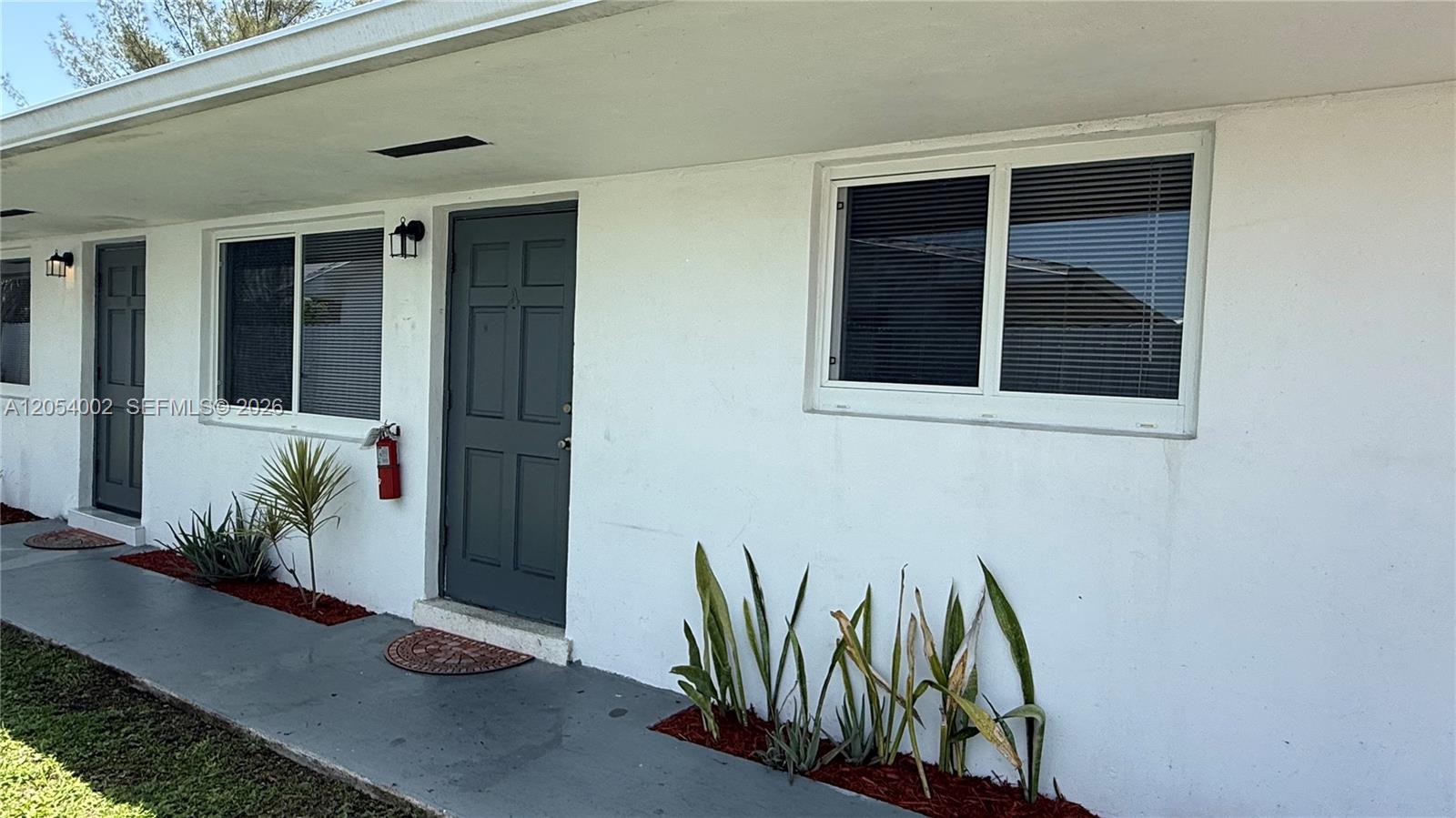 842 SW 2nd St # A, Hallandale Beach FL 33009 photo 2