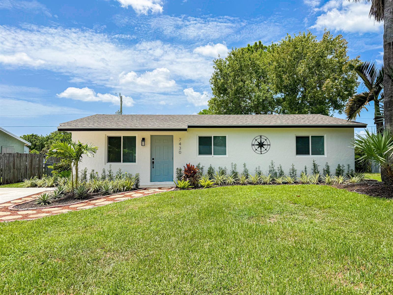 7430 Cocoanut Drive, Lake Worth FL 33467 photo 2