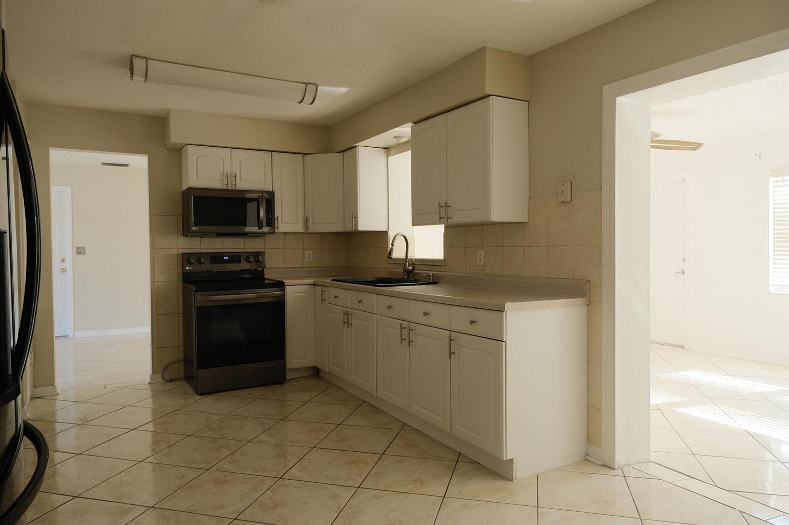 980 Woodland Avenue, West Palm Beach FL 33415 photo 3