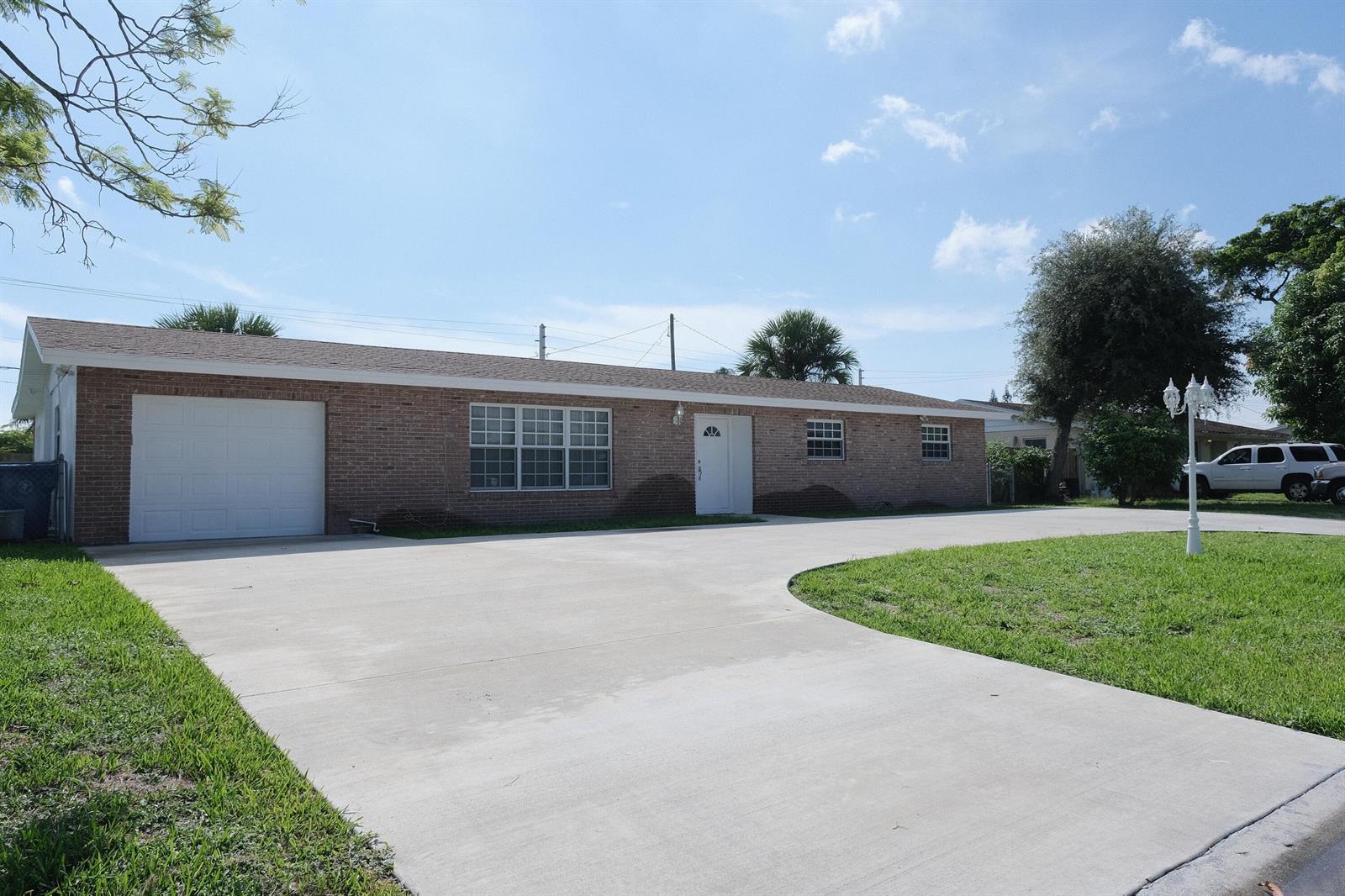 980 Woodland Avenue, West Palm Beach FL 33415