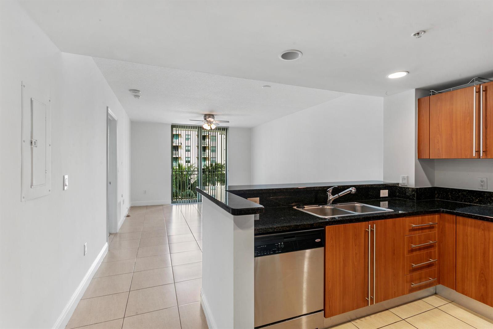 610 CLEMATIS Street # 527, West Palm Beach FL 33401 photo 3