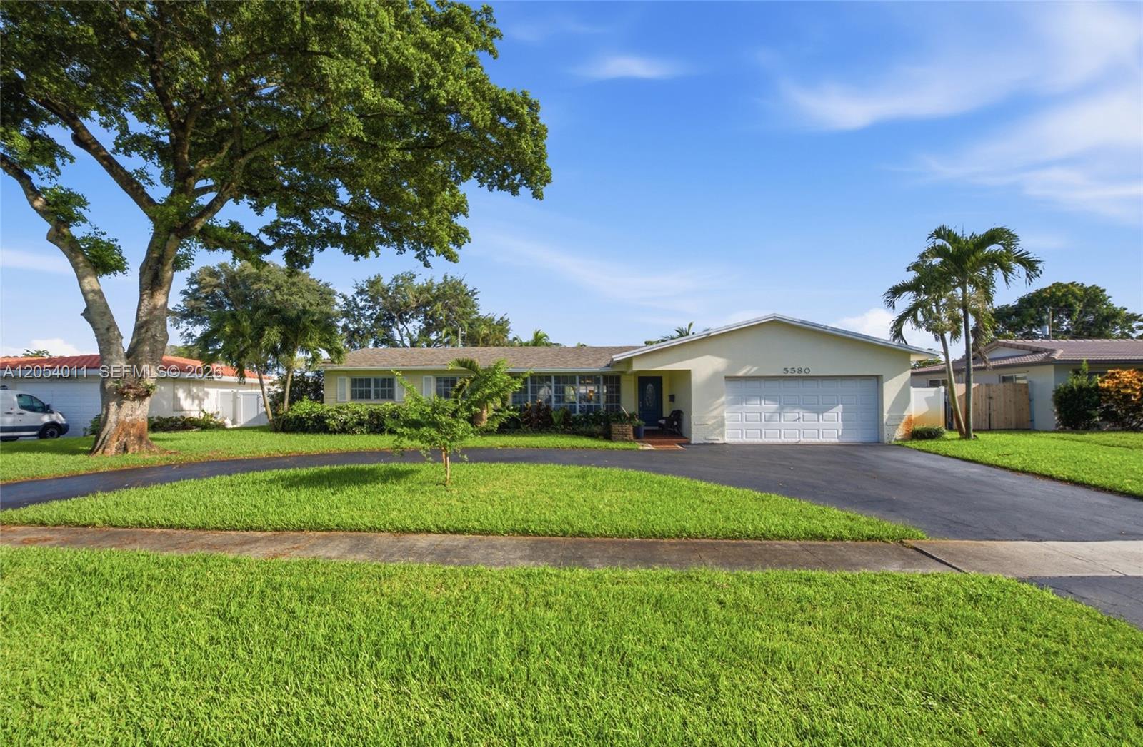 5580 SW 7th St, Plantation FL 33317 photo 2