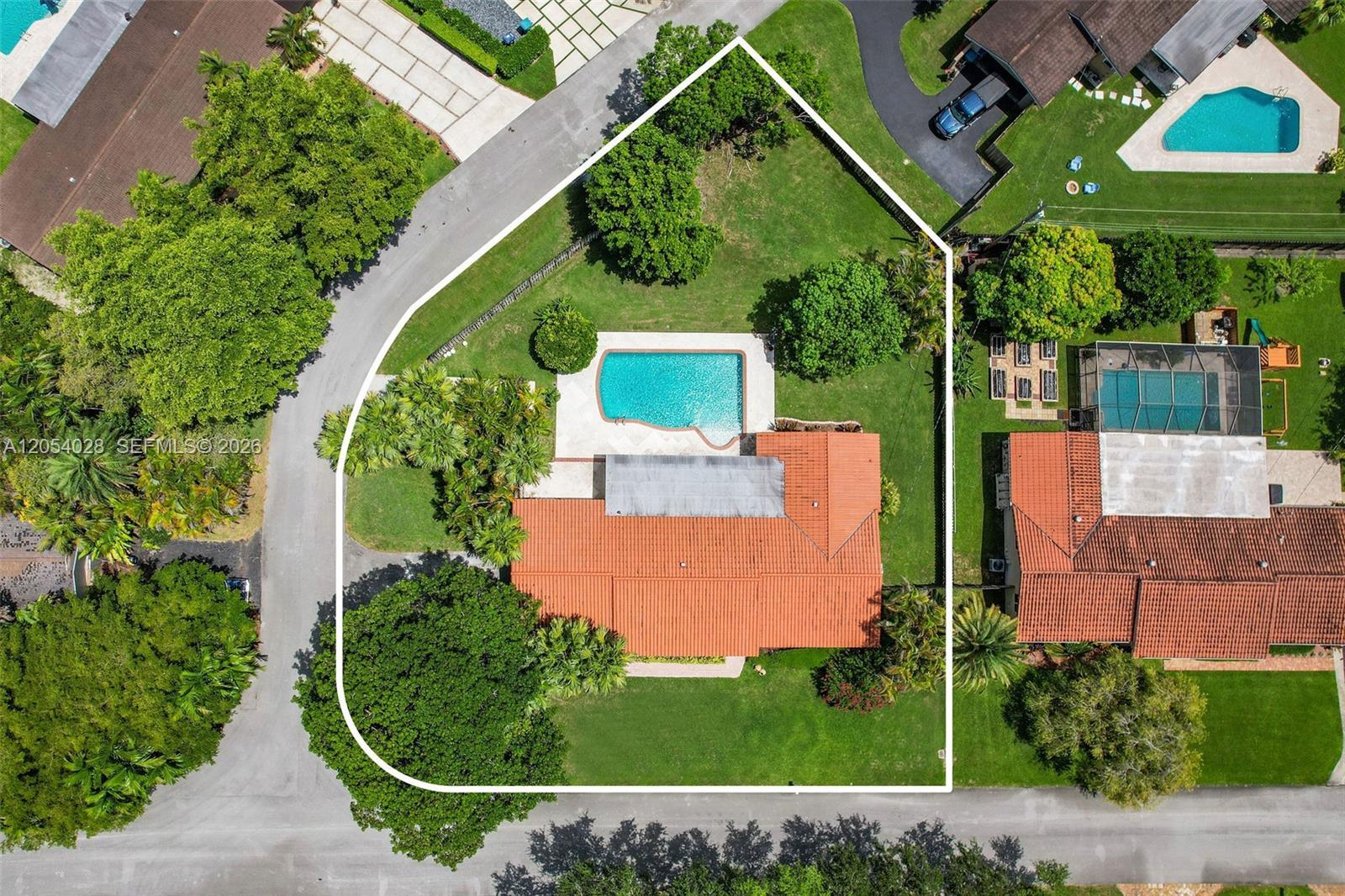 9765 SW 143rd St, Miami FL 33176 photo 2