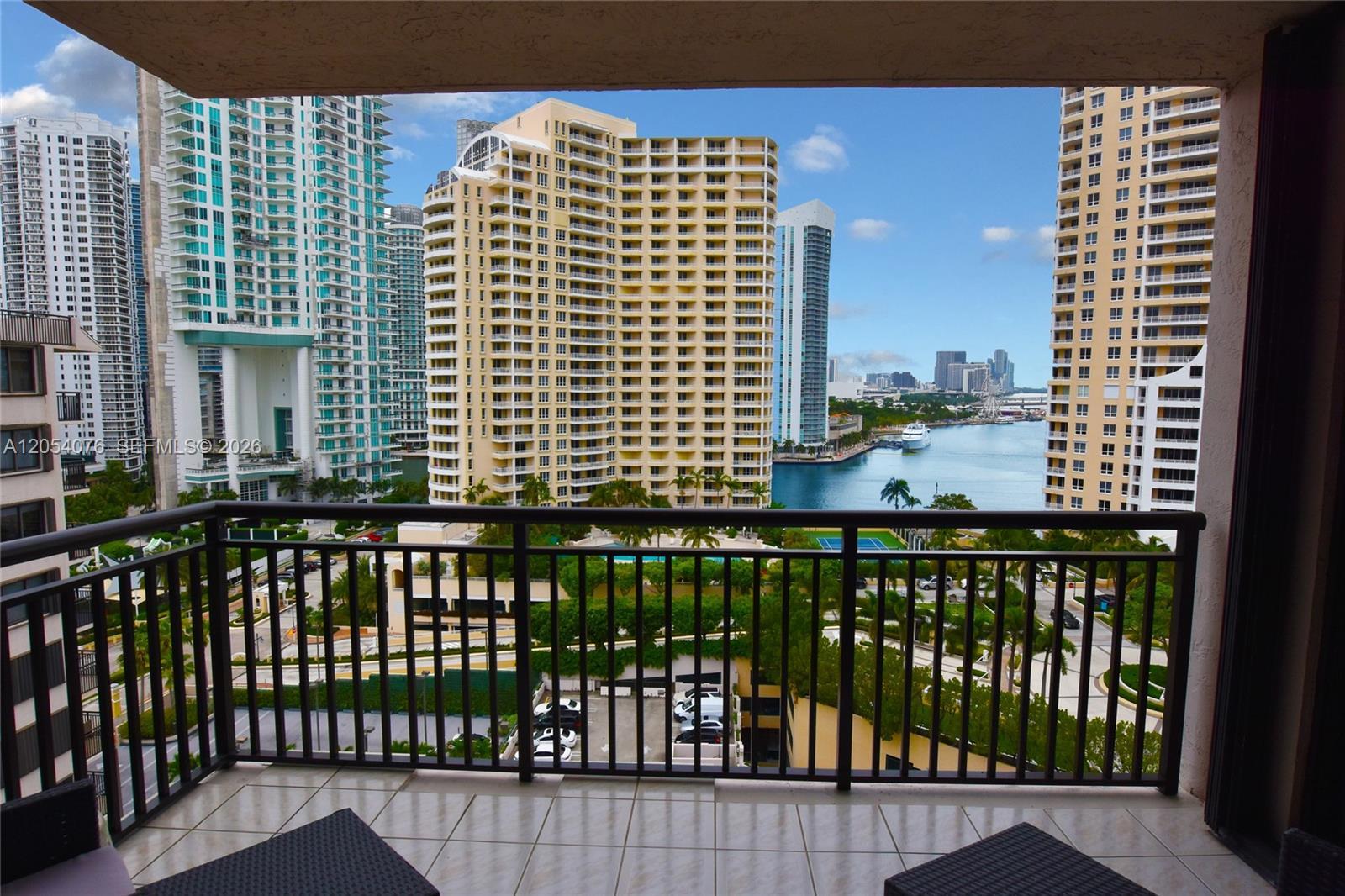 540 Brickell Key Dr # 1414, Miami FL 33131 photo 3