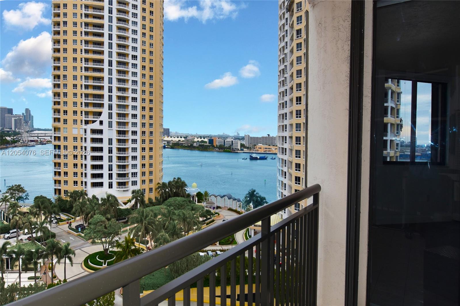540 Brickell Key Dr # 1414, Miami FL 33131 photo 4