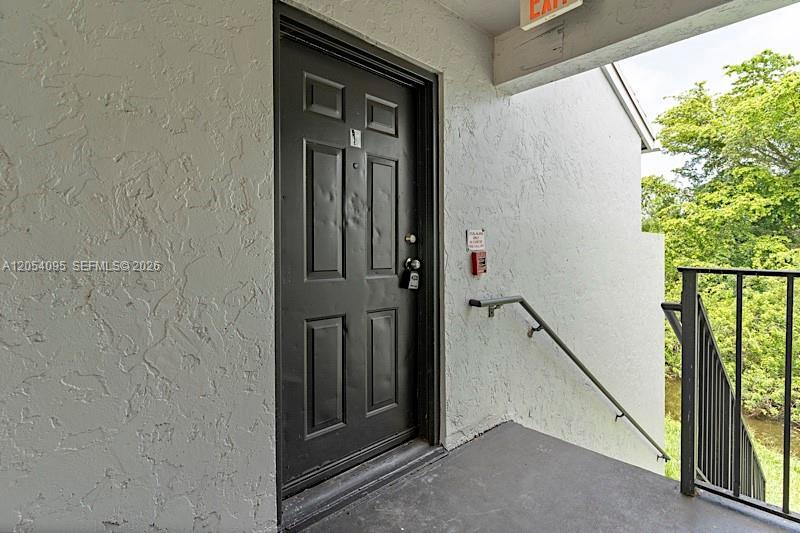 1201 Lake Victoria Dr # V, West Palm Beach FL 33411 photo 2