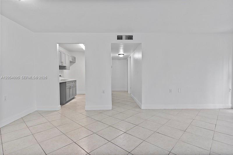 1201 Lake Victoria Dr # V, West Palm Beach FL 33411 photo 3