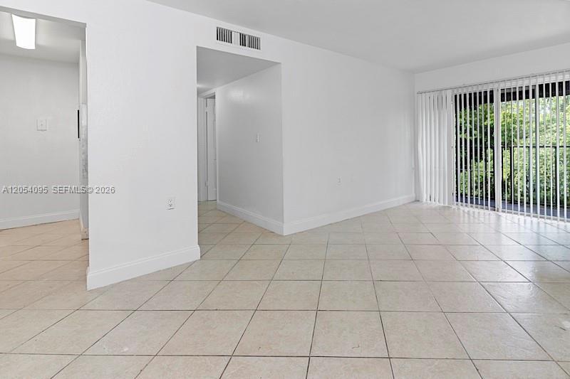 1201 Lake Victoria Dr # V, West Palm Beach FL 33411 photo 4